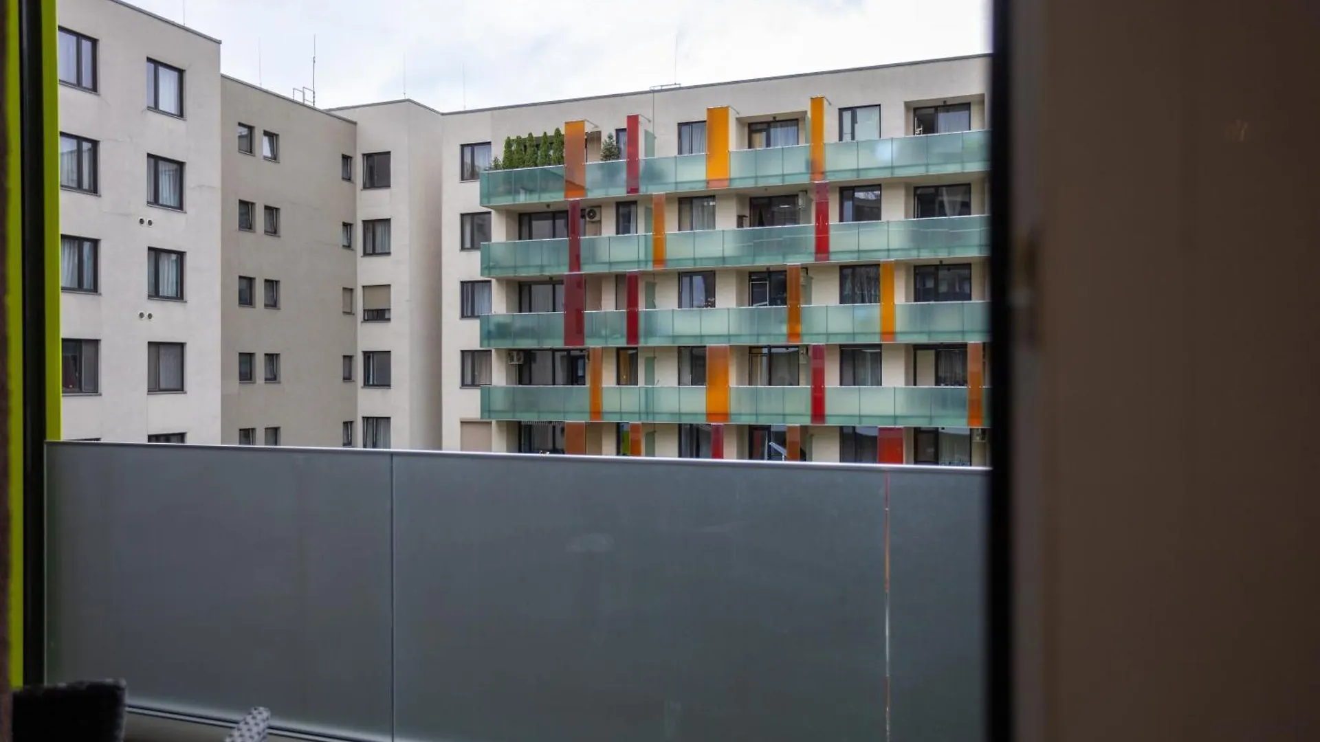 Atrium Residences With Balcony And Ac Budapešť Apartmán